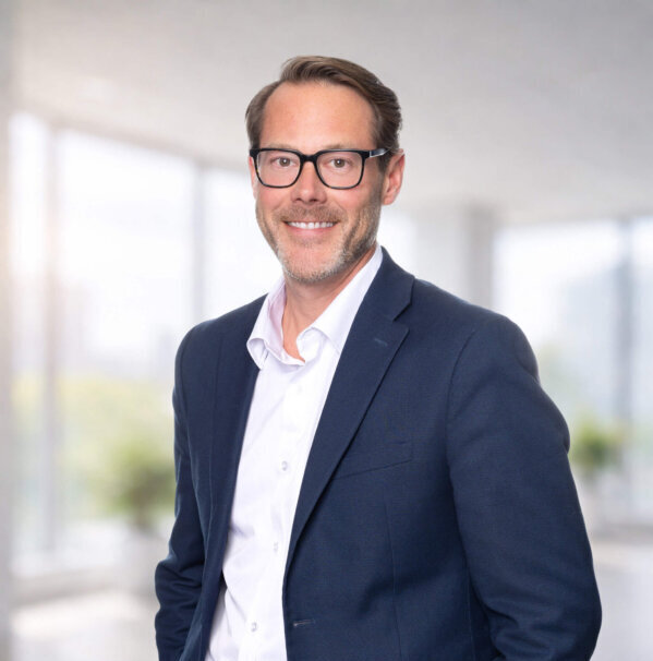 Photograph of David Smith litigation and insurance defense attorney partner and shareholder at law firm